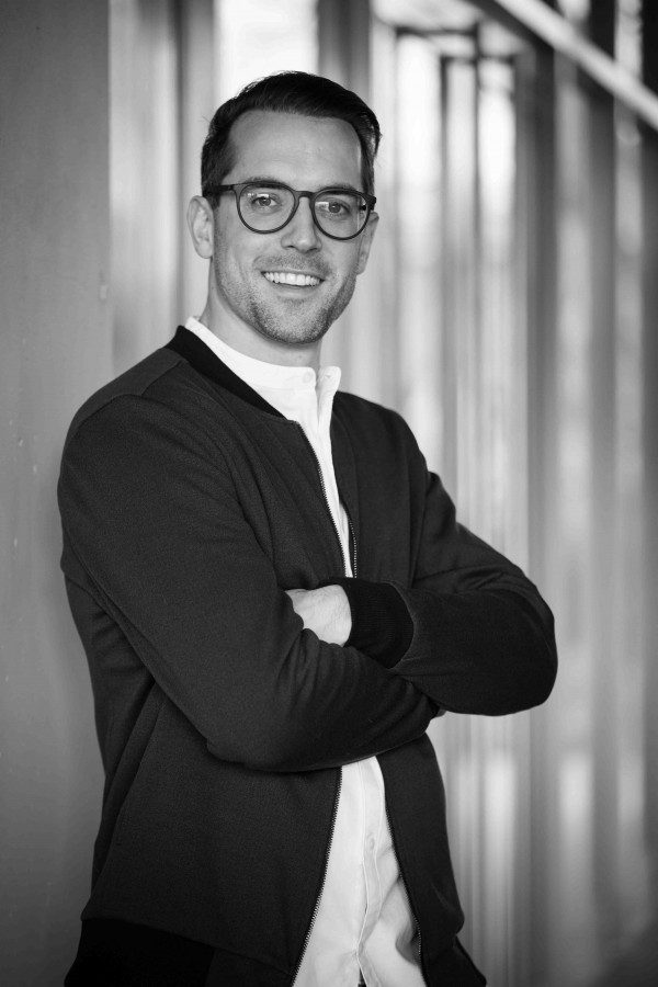 BUSINESS PORTRAIT
